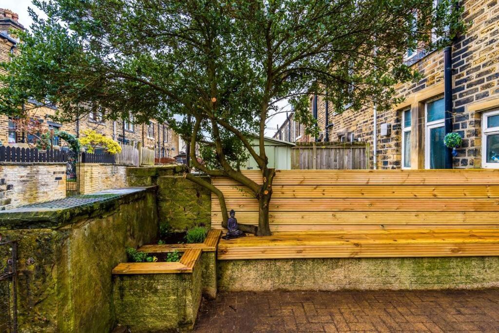 Long Term Offers Message For Prices Sleeps 6 Adults, Contractors, Relocators, Travellers Villa Halifax Bagian luar foto