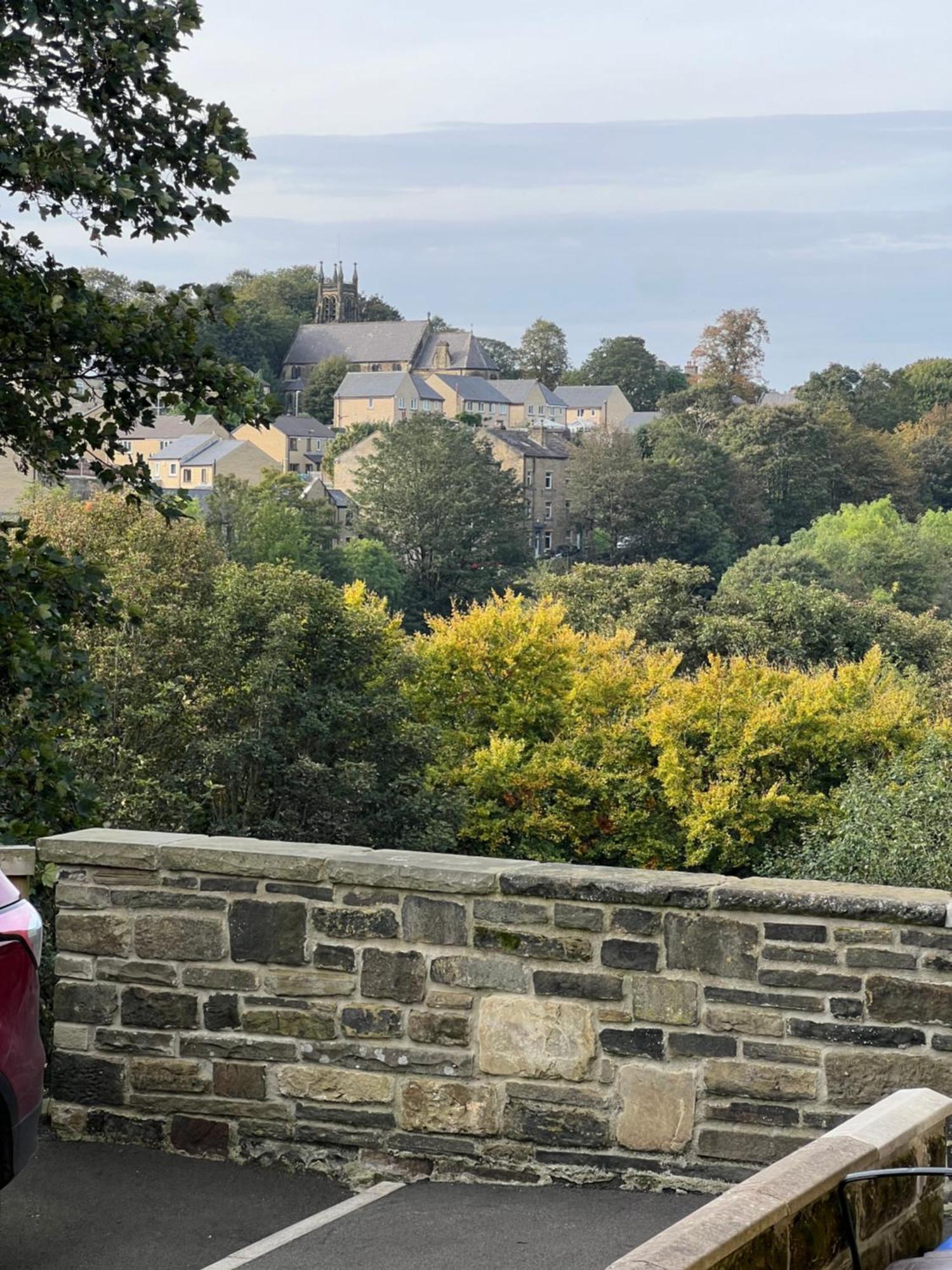 Long Term Offers Message For Prices Sleeps 6 Adults, Contractors, Relocators, Travellers Villa Halifax Bagian luar foto